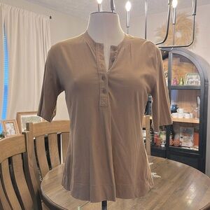 🐪 Camel color staple top!